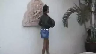 Gata loira deslumbra ...
