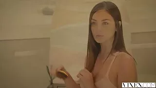 Gloria e Alisa brinc ...