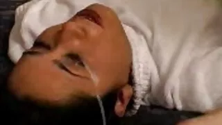 Três adolescentes lo ...