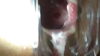 Usando um brinquedo  ...