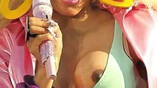 Uma loira gostosa es ...