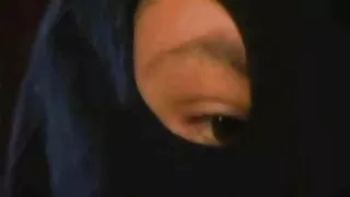 A asiática peituda v ...